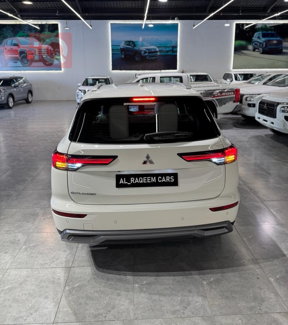 ميتسوبيشي اوتلاندر